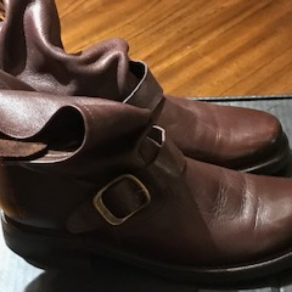 Frye brown leather booties size 7 1/2 (snug)